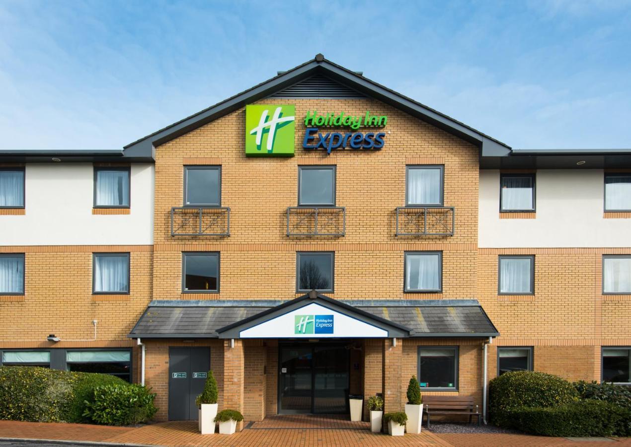 Holiday Inn Express Swansea East, An Ihg Hotel Extérieur photo