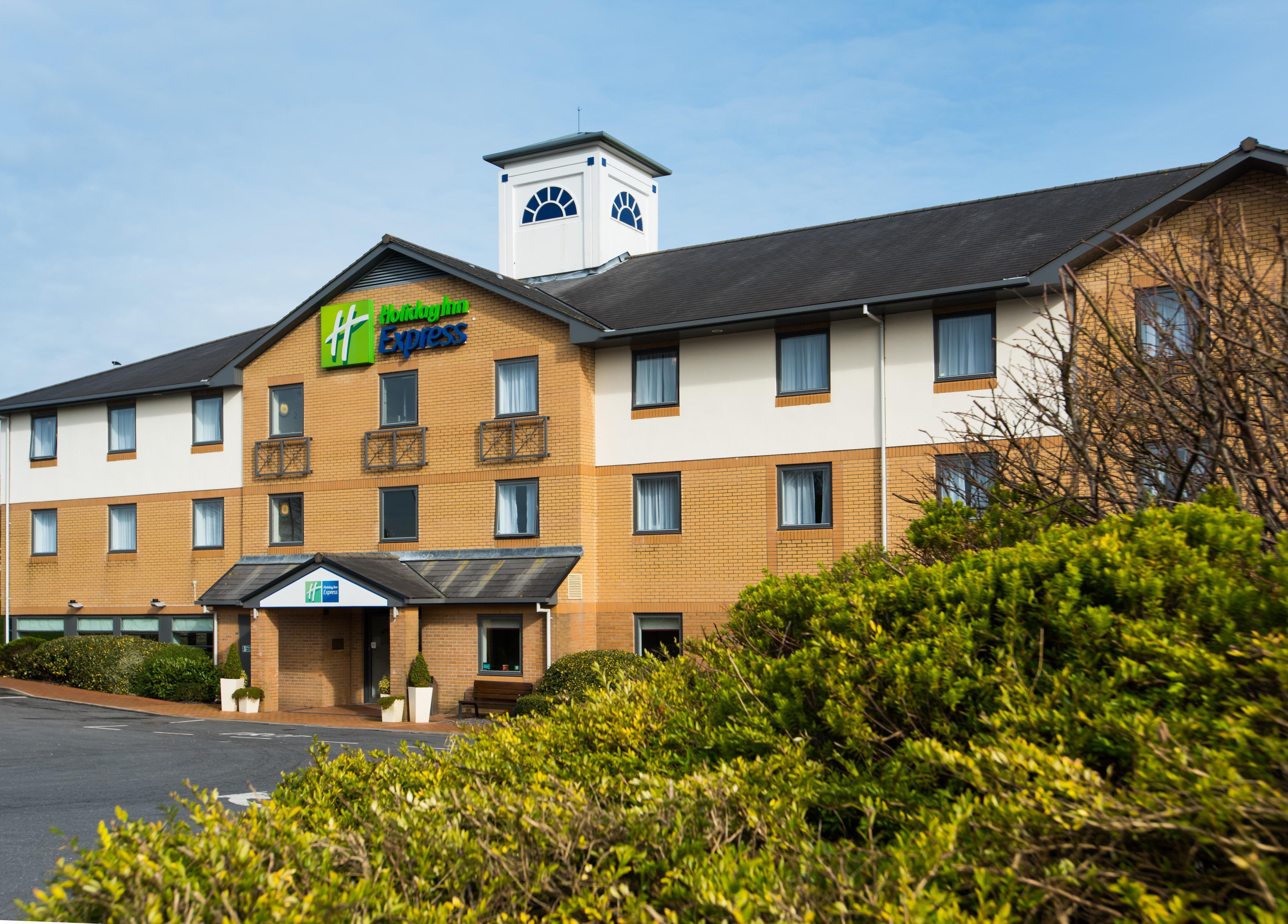 Holiday Inn Express Swansea East, An Ihg Hotel Extérieur photo