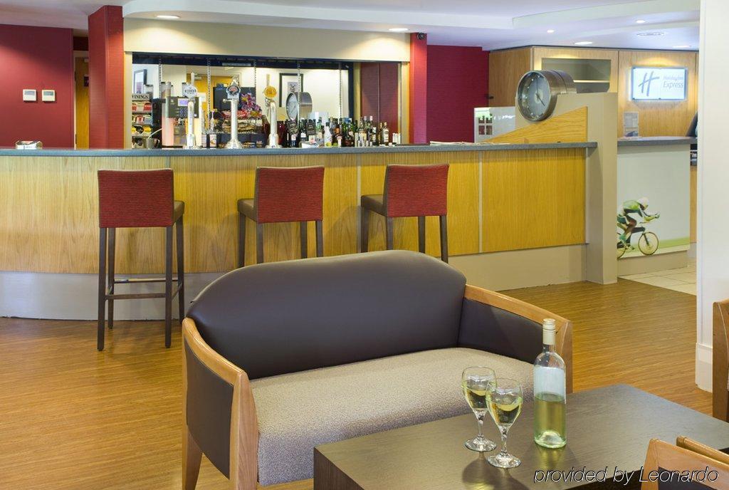 Holiday Inn Express Swansea East, An Ihg Hotel Restaurant photo