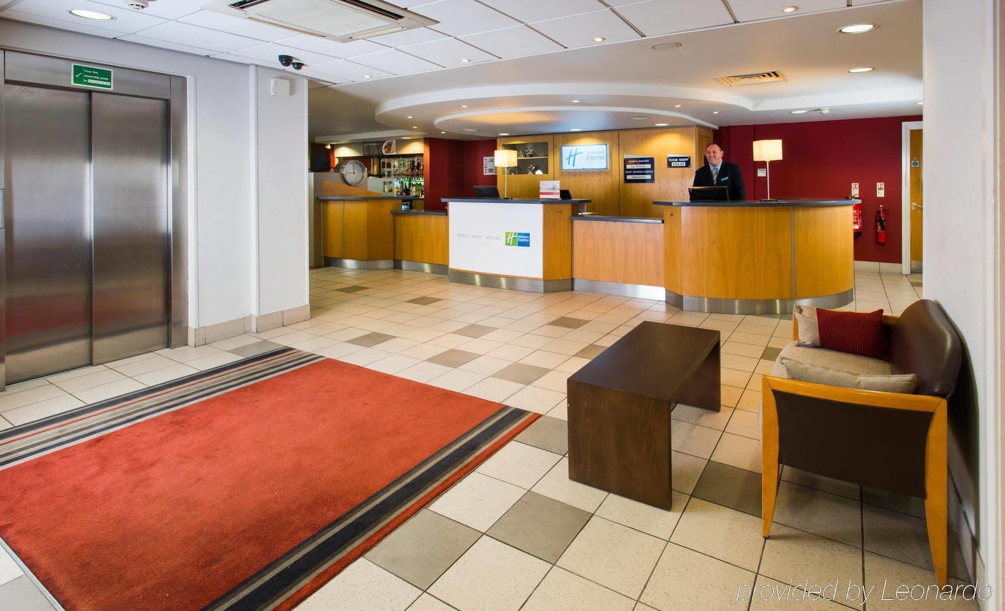 Holiday Inn Express Swansea East, An Ihg Hotel Extérieur photo