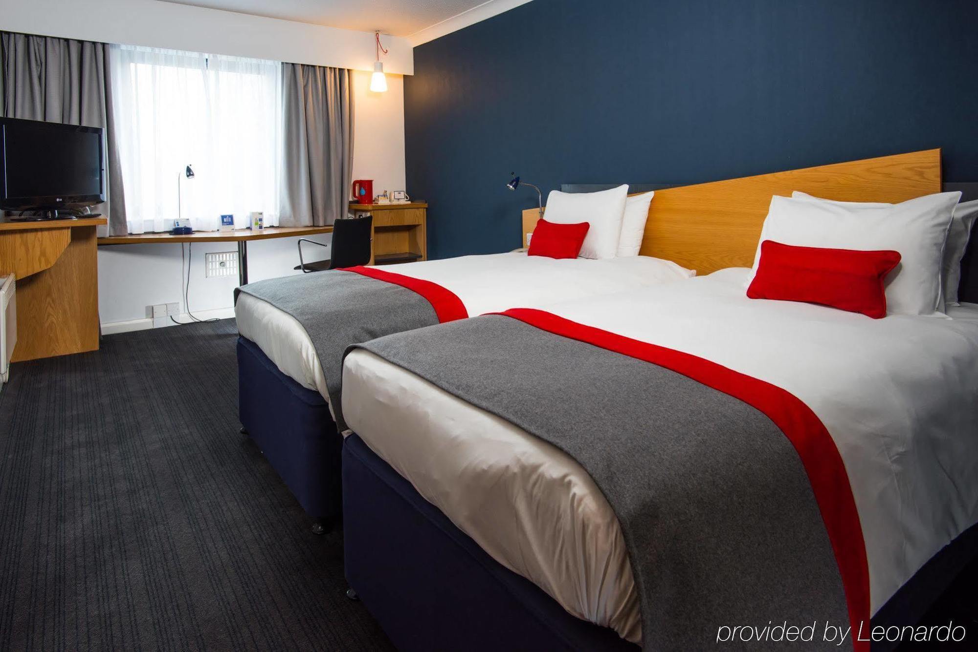 Holiday Inn Express Swansea East, An Ihg Hotel Extérieur photo