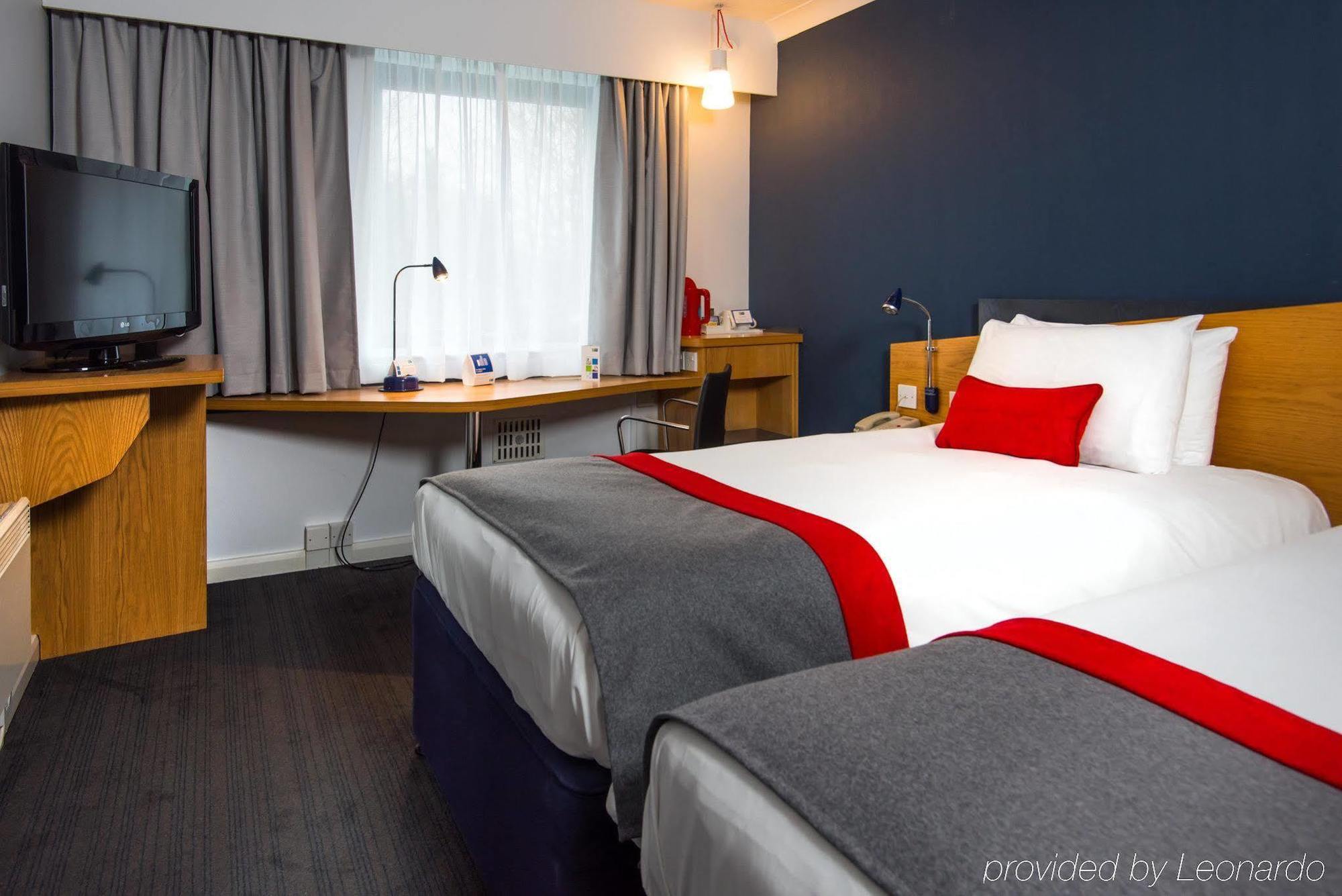 Holiday Inn Express Swansea East, An Ihg Hotel Extérieur photo