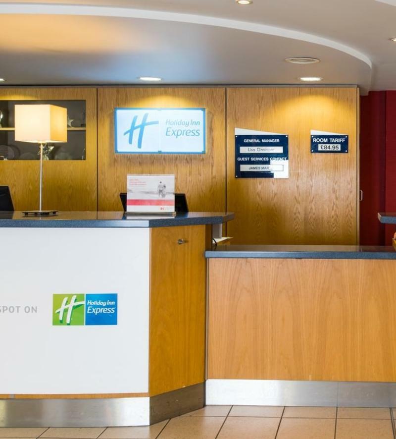 Holiday Inn Express Swansea East, An Ihg Hotel Extérieur photo